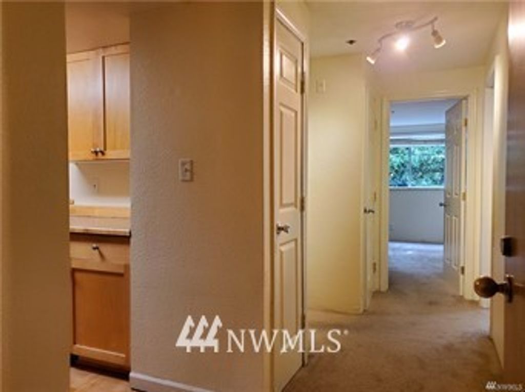 Photo of 1522 NE 175th Street #111, Shoreline, WA 98155 (MLS # 1957064)