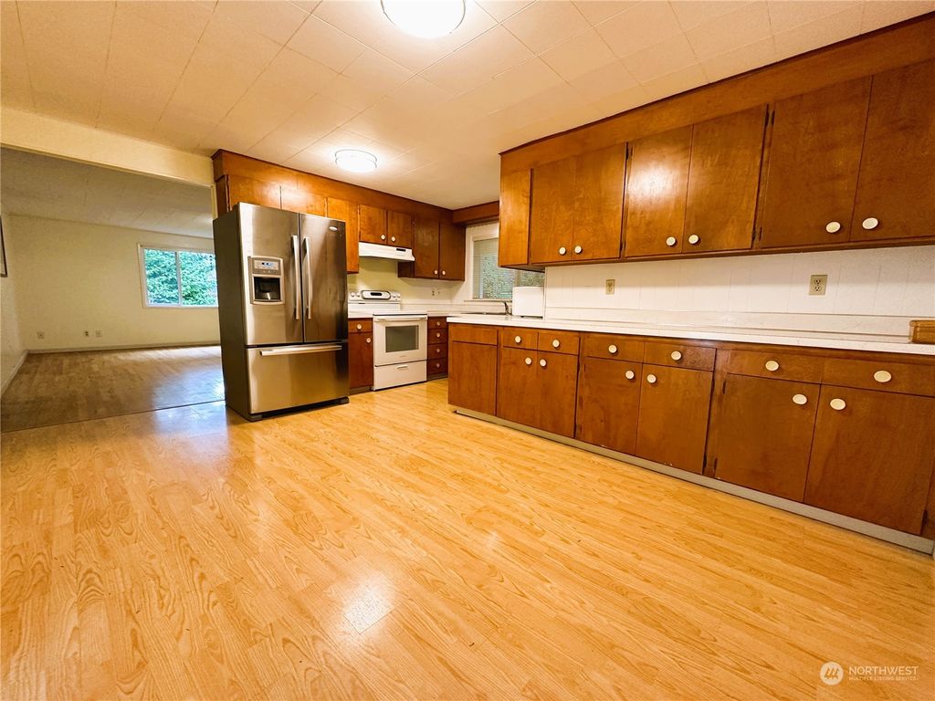 Photo of 12429 SE 95th Way, Renton, WA 98056 (MLS # 2176994)