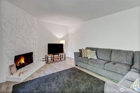 Photo of 419 S 325th Place #T-7, Federal Way, WA 98003 (MLS # 2435948)