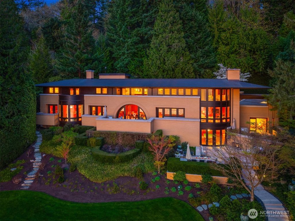 Photo of 415 Shoreland Drive SE, Bellevue, WA 98004 (MLS # 2445374)