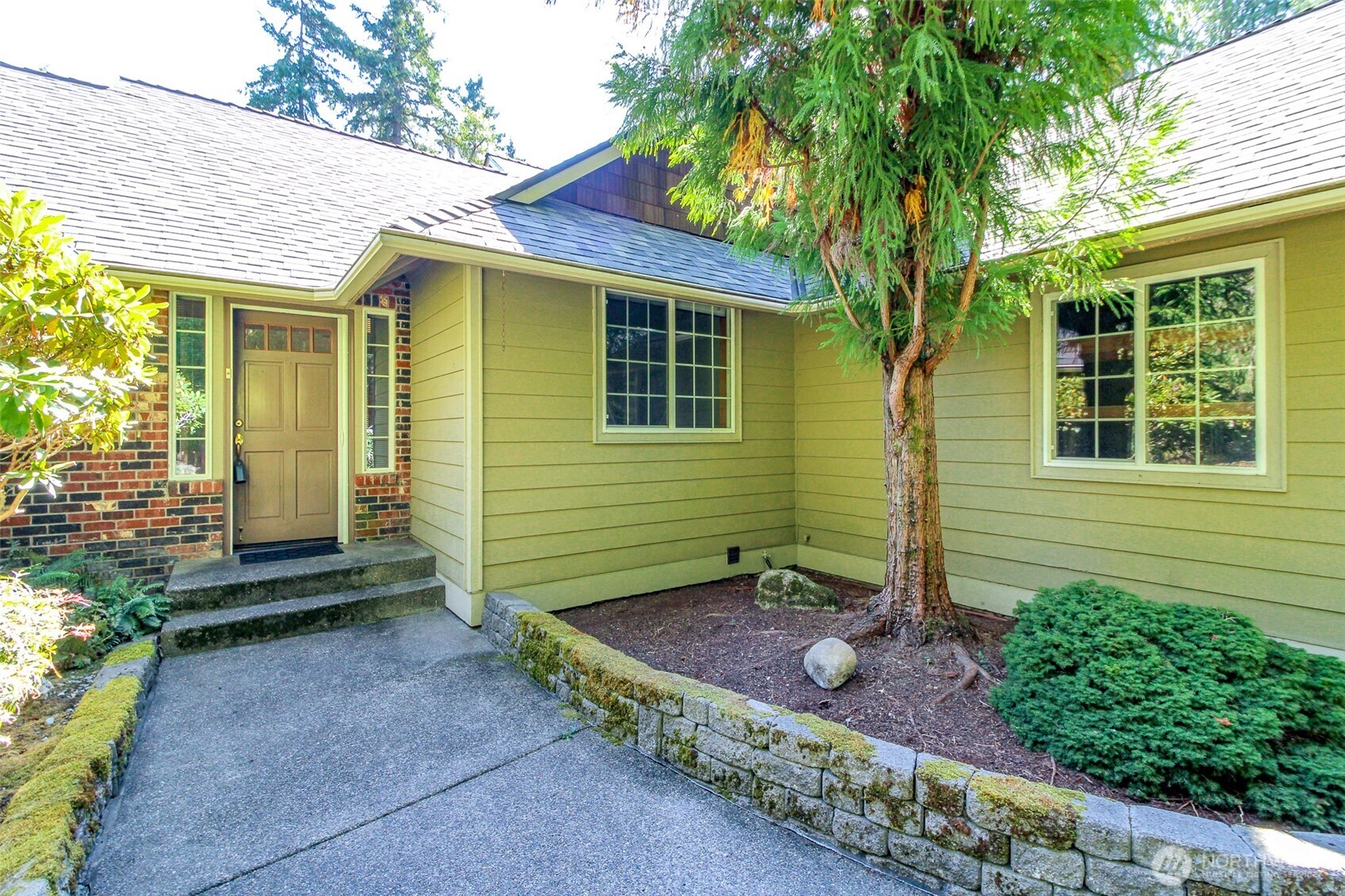 23027 Country Drive E