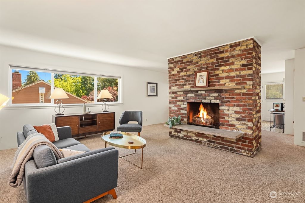 Photo of 2539 NE 107th Street, Seattle, WA 98125 (MLS # 2257219)
