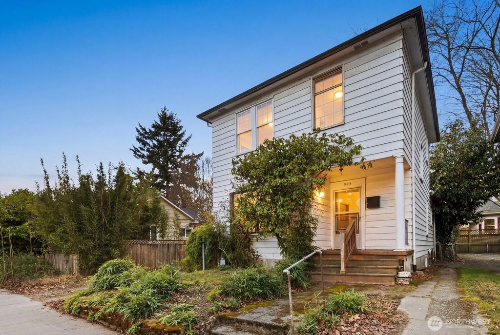 Photo of 943 23rd Avenue, Seattle, WA 98122 (MLS # 2480480)