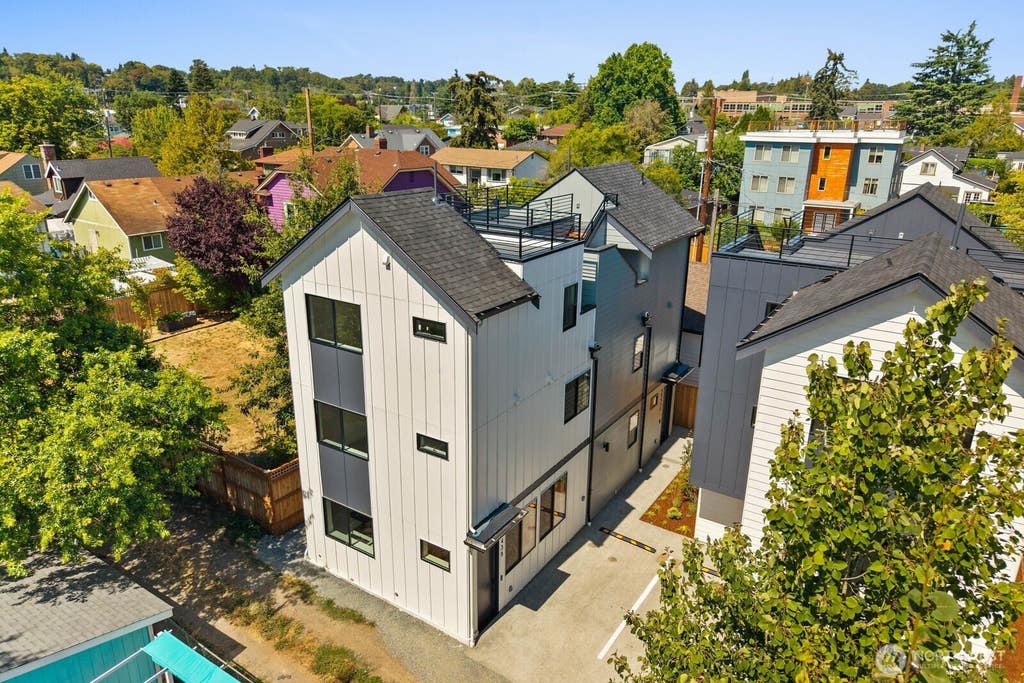 Photo of 3943 S Morgan Street #B, Seattle, WA 98118 (MLS # 2571723)