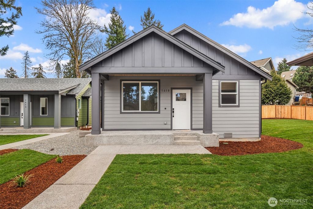 Photo of 1240 SW 124th Street #8C, Burien, WA 98146 (MLS # 2387759)