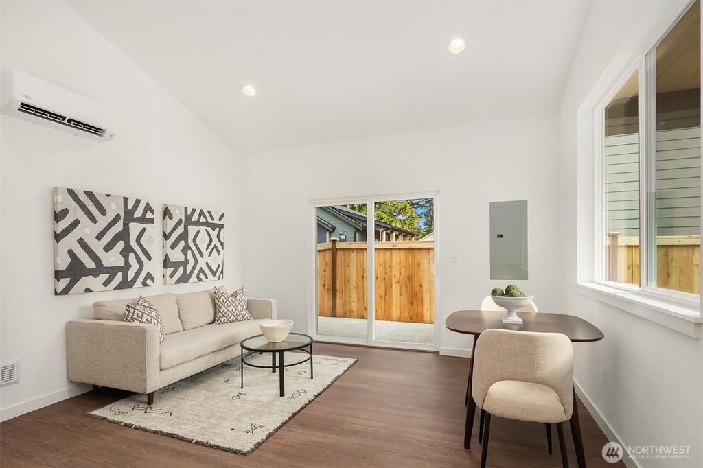 Photo of 1240 SW 124th Street #8C, Burien, WA 98146 (MLS # 2387759)