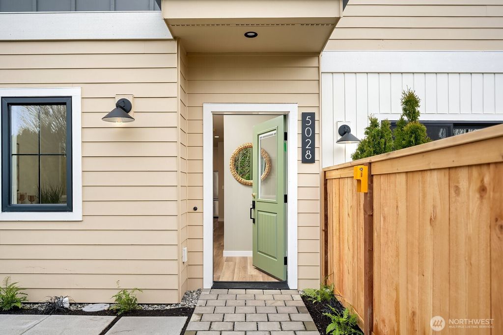 Photo of 5028 35th Avenue NE, Seattle, WA 98105 (MLS # 2477517)