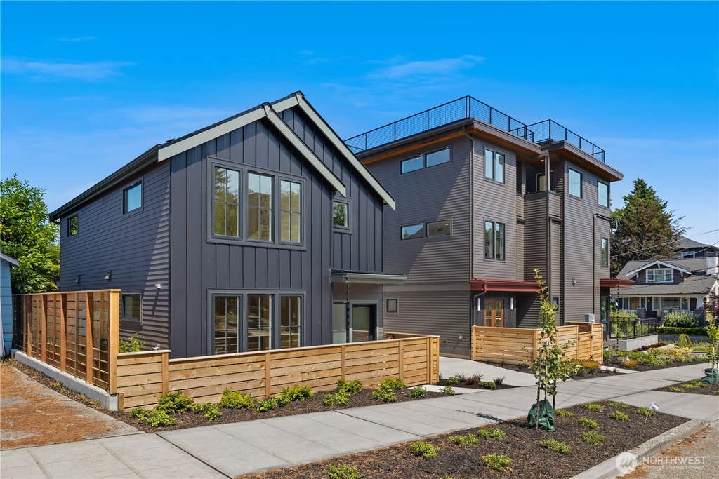 Photo of 268 Fulton Street, Seattle, WA 98109 (MLS # 2568713)