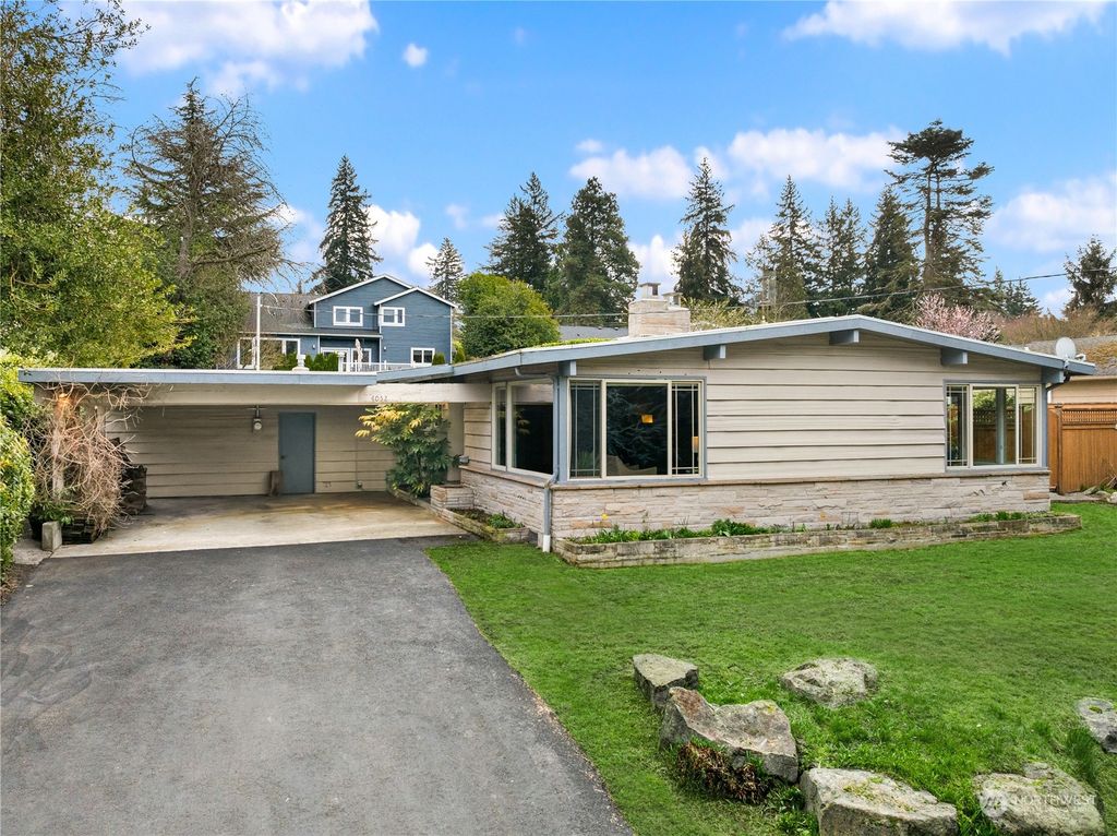 Photo of 4052 Island Crest Way, Mercer Island, WA 98040 (MLS # 2209926)