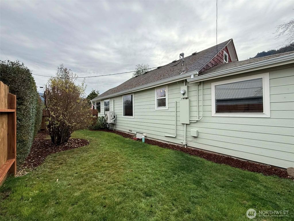 Photo of 254 5th Street, Morton, WA 98356 (MLS # 2458617)