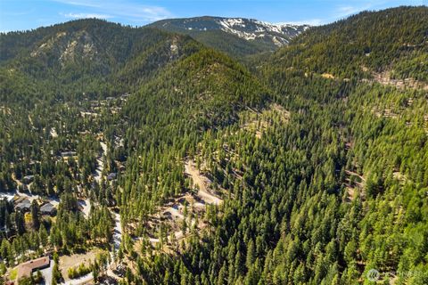 Photo of 6424 Summit View Place, Wenatchee, WA 98801 (MLS # 2505939)