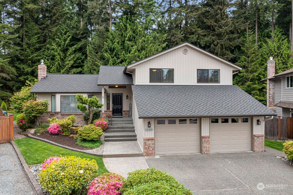 Photo of 12328 38th Drive SE, Everett, WA 98208 (MLS # 2241899)