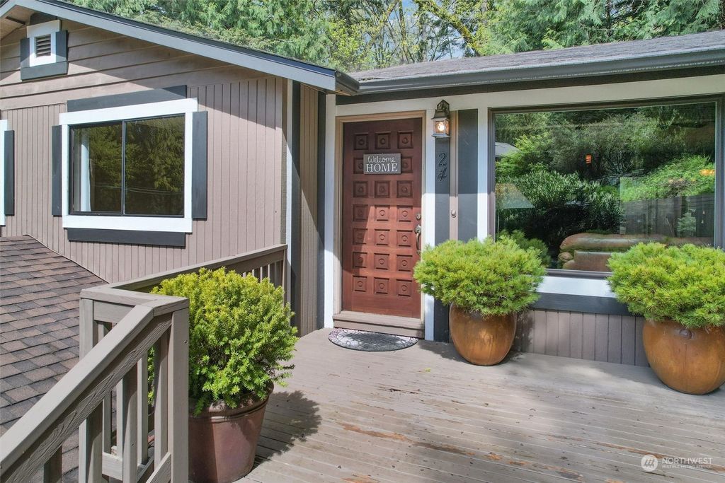 Photo of 24 Louis Thompson Road NE, Sammamish, WA 98074 (MLS # 2218218)