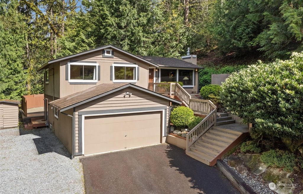 Photo of 24 Louis Thompson Road NE, Sammamish, WA 98074 (MLS # 2218218)