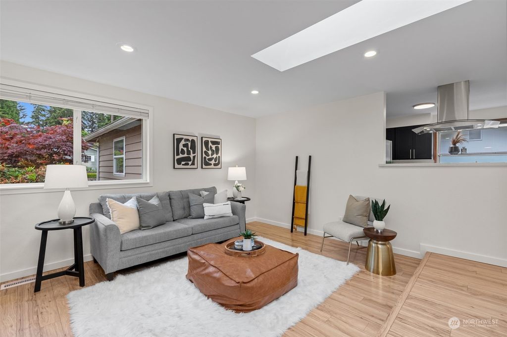 Photo of 12019 NE 136th Place, Kirkland, WA 98034 (MLS # 2244816)