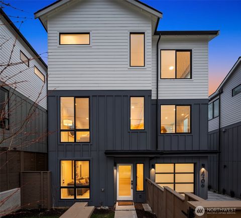 Photo of 4406 1st Avenue NE, Seattle, WA 98105 (MLS # 2516822)
