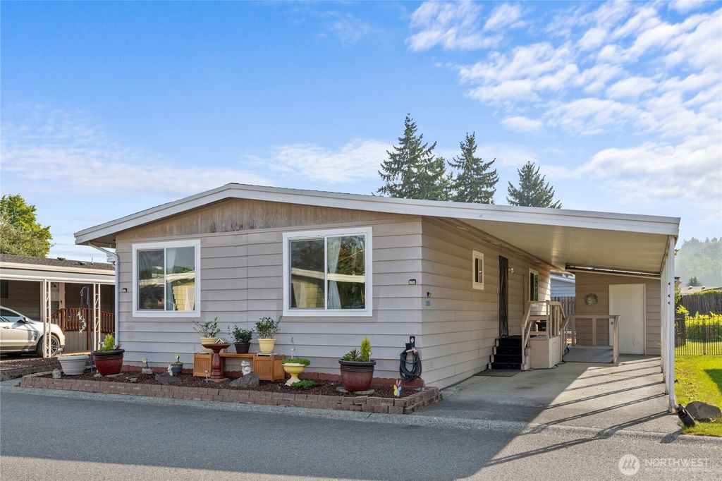 Photo of 1402 22nd Street NE #300, Auburn, WA 98002 (MLS # 2428170)