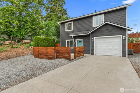 Photo of 617 E Wapato Avenue, Chelan, WA 98816 (MLS # 2499645)