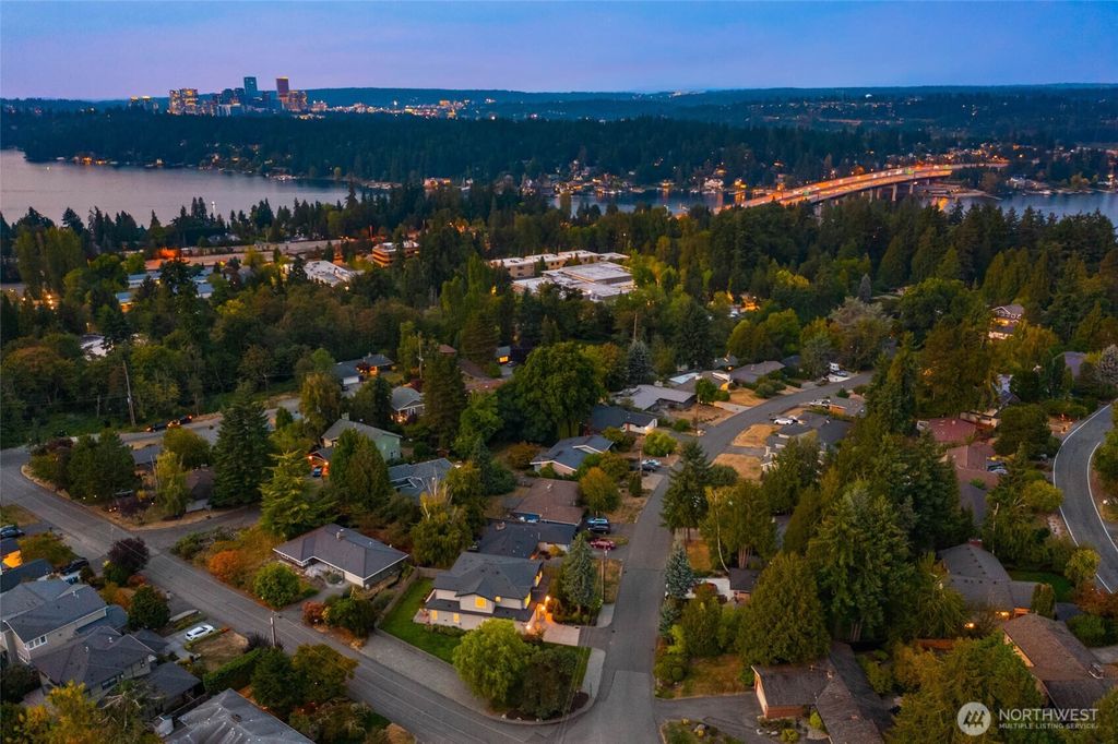Photo of 9702 SE 41st Street, Mercer Island, WA 98040 (MLS # 2426398)