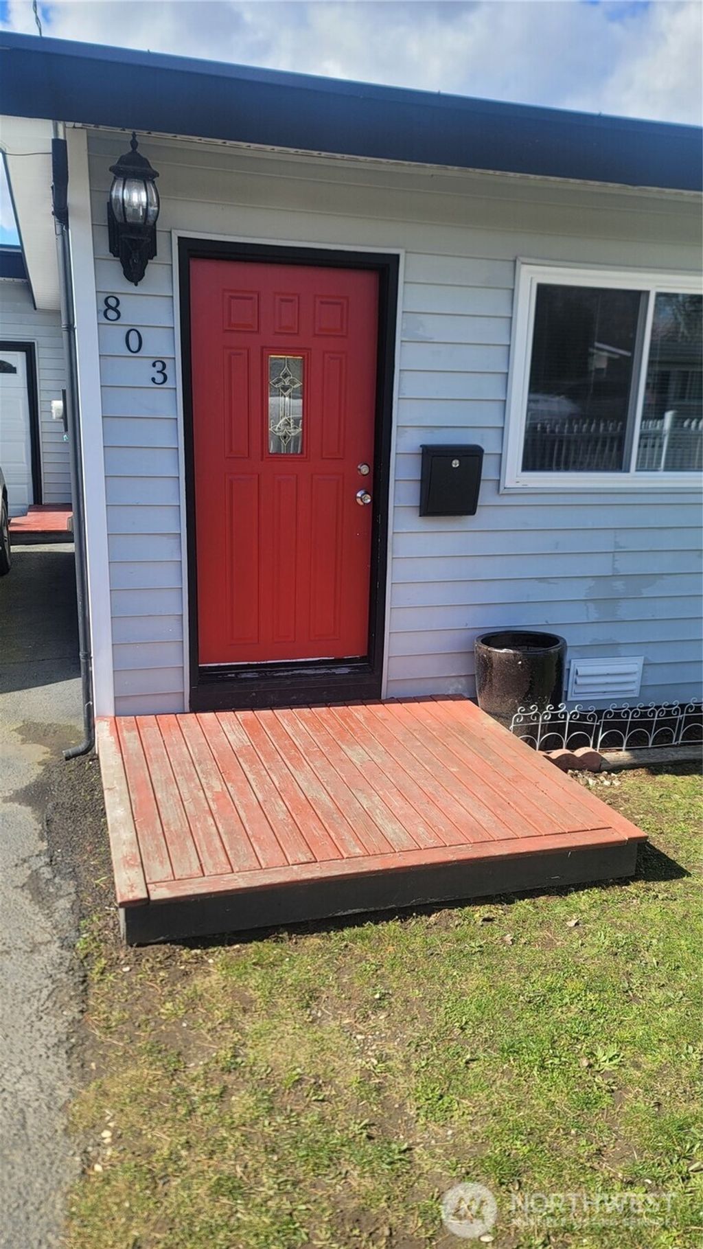 Photo of 803 Dayton Avenue NE, Renton, WA 98056 (MLS # 2470110)