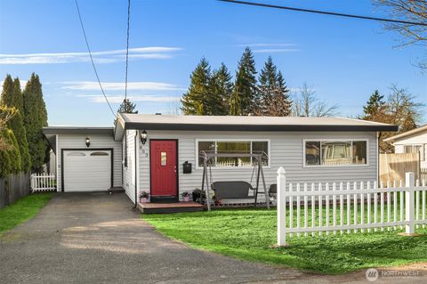 Photo of 803 Dayton Avenue NE, Renton, WA 98056 (MLS # 2470110)