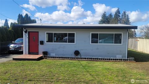 Photo of 803 Dayton Avenue NE, Renton, WA 98056 (MLS # 2470110)