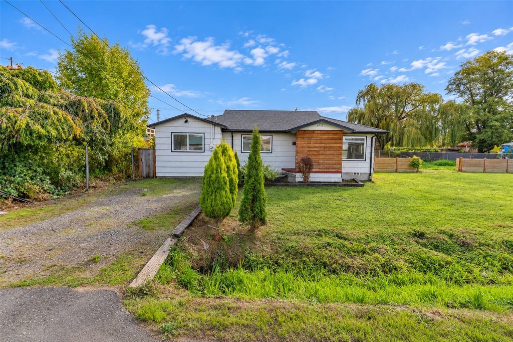Photo of 5712 15th St E ST, Fife, WA 98424 (MLS # 2594756)