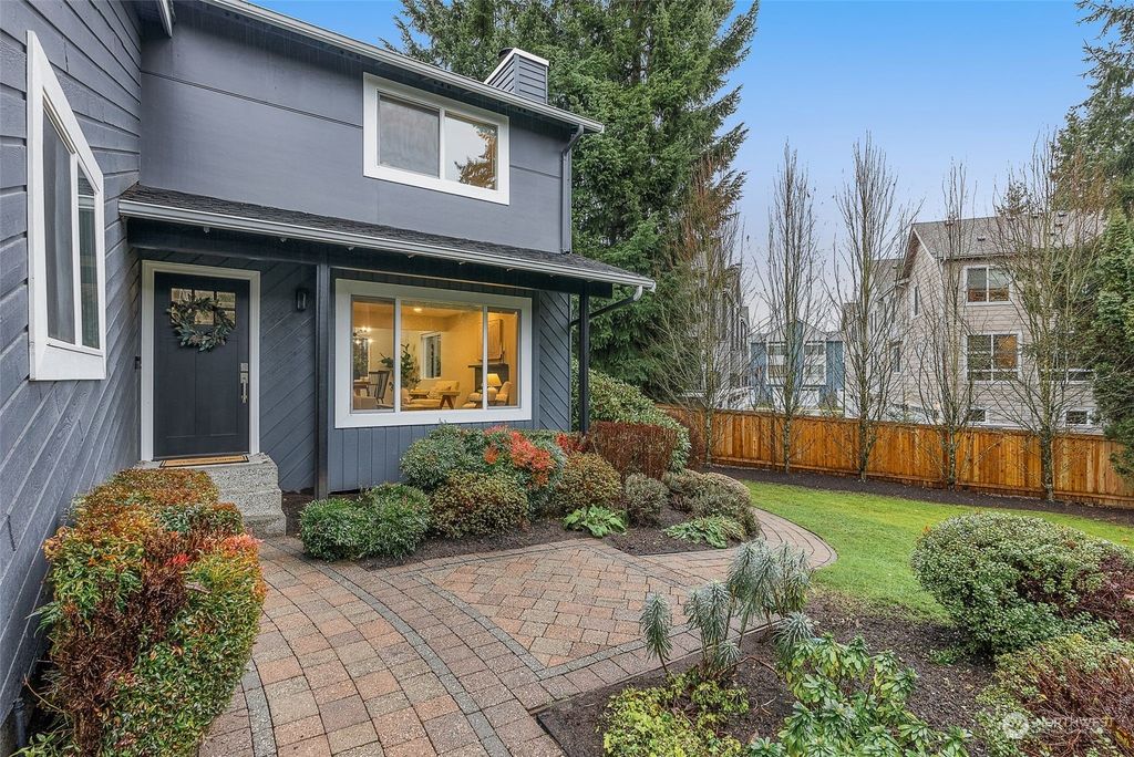 Photo of 18718 66th Avenue NE, Kenmore, WA 98028 (MLS # 2187243)
