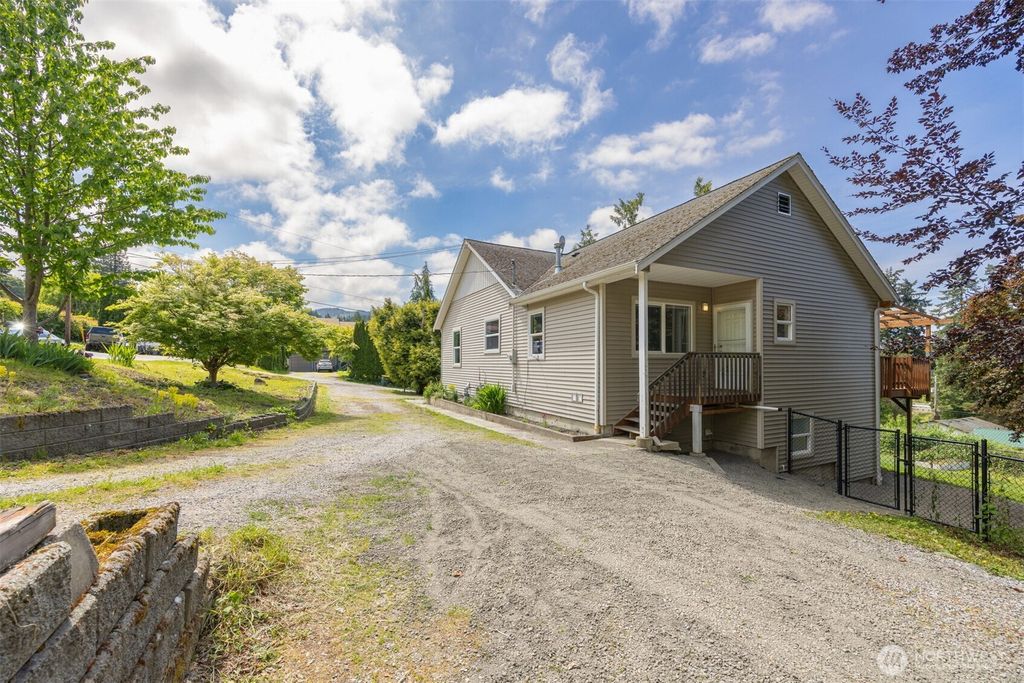 Photo of 3417 Lindsay Avenue, Bellingham, WA 98229 (MLS # 2527156)