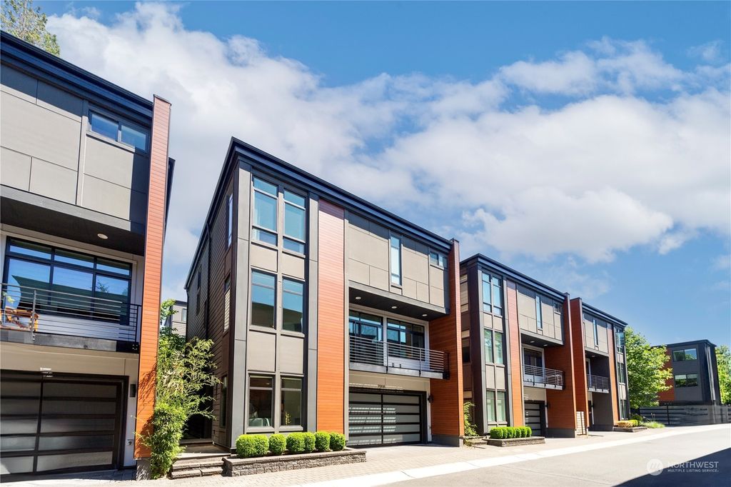 Photo of 722 3rd Court S, Kirkland, WA 98033 (MLS # 2134929)