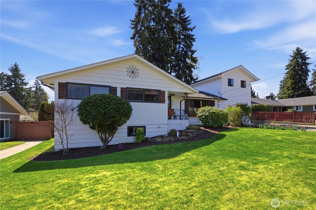 Photo of 704 Fir Park Lane, Fircrest, WA 98466 (MLS # 2495594)