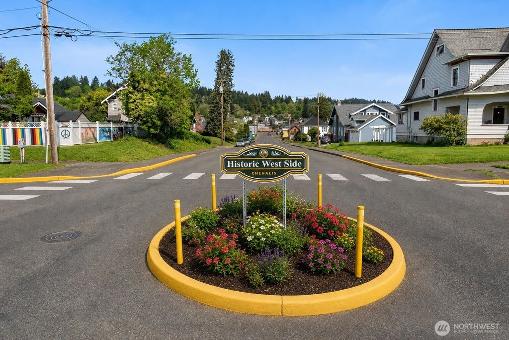Photo of 626 NW Quincy Place, Chehalis, WA 98532 (MLS # 2513632)