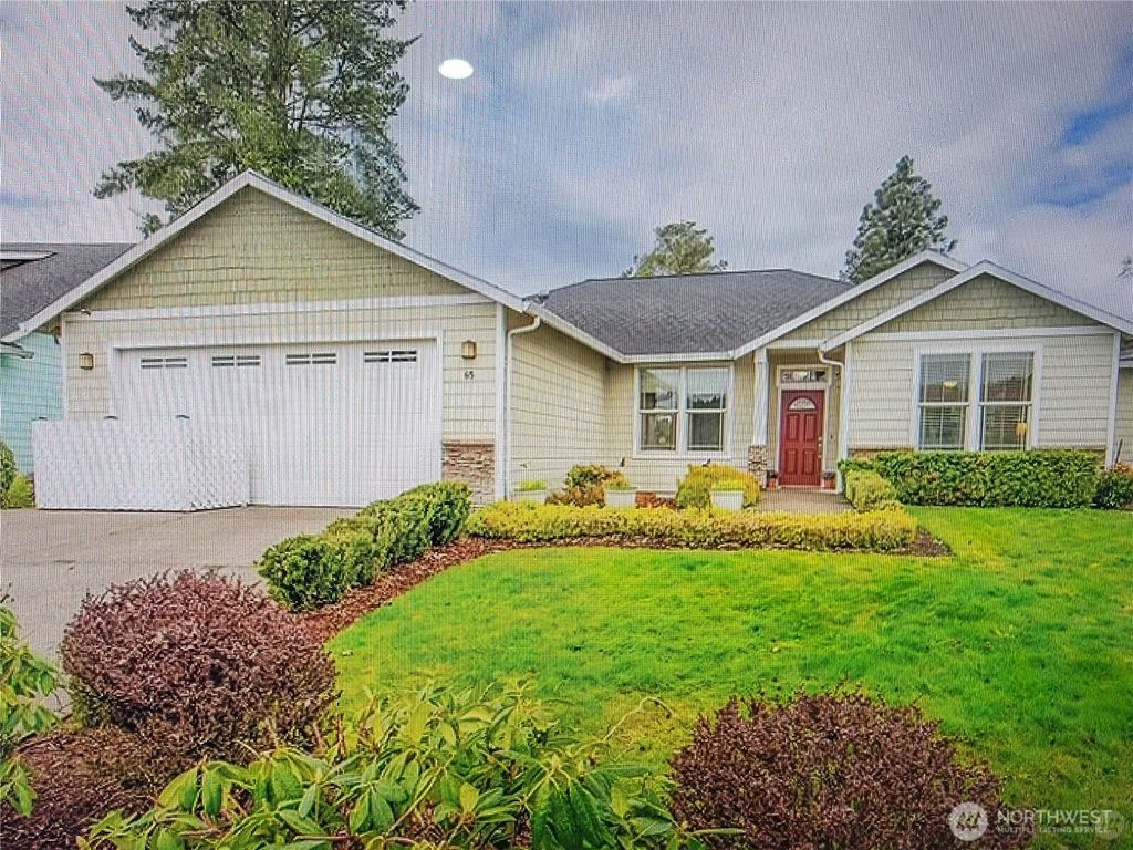 Photo of 65 Willow Pointe Loop, Longview, WA 98632 (MLS # 2500506)