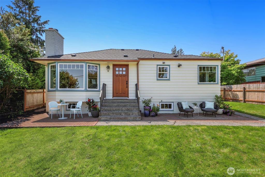 Photo of 4437 34th Avenue S, Seattle, WA 98118 (MLS # 2388172)