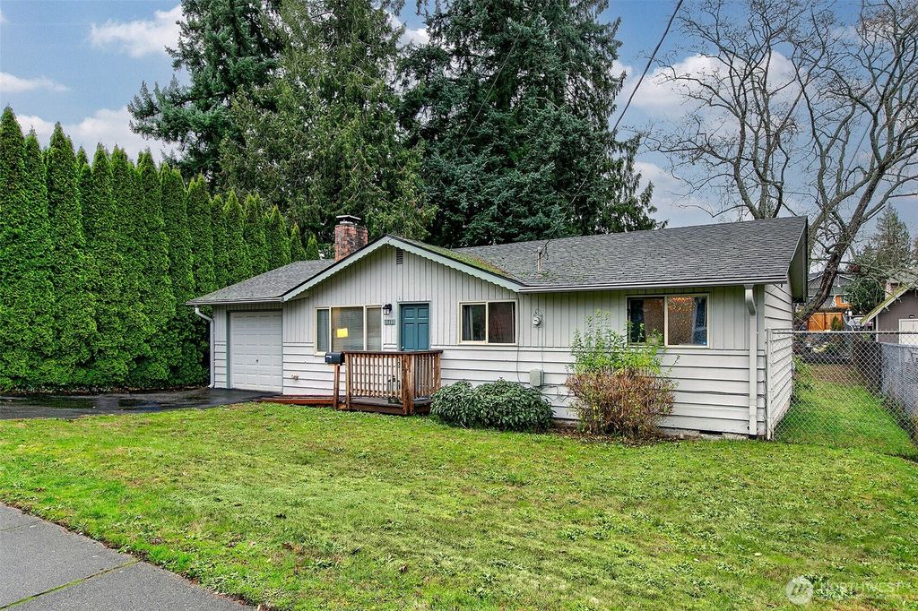 Photo of 5723 208th Street SW, Lynnwood, WA 98036 (MLS # 2459943)