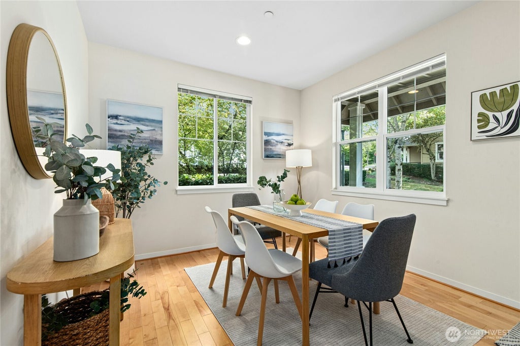 Photo of 1901 NE Killian Lane, Issaquah, WA 98029 (MLS # 2568331)