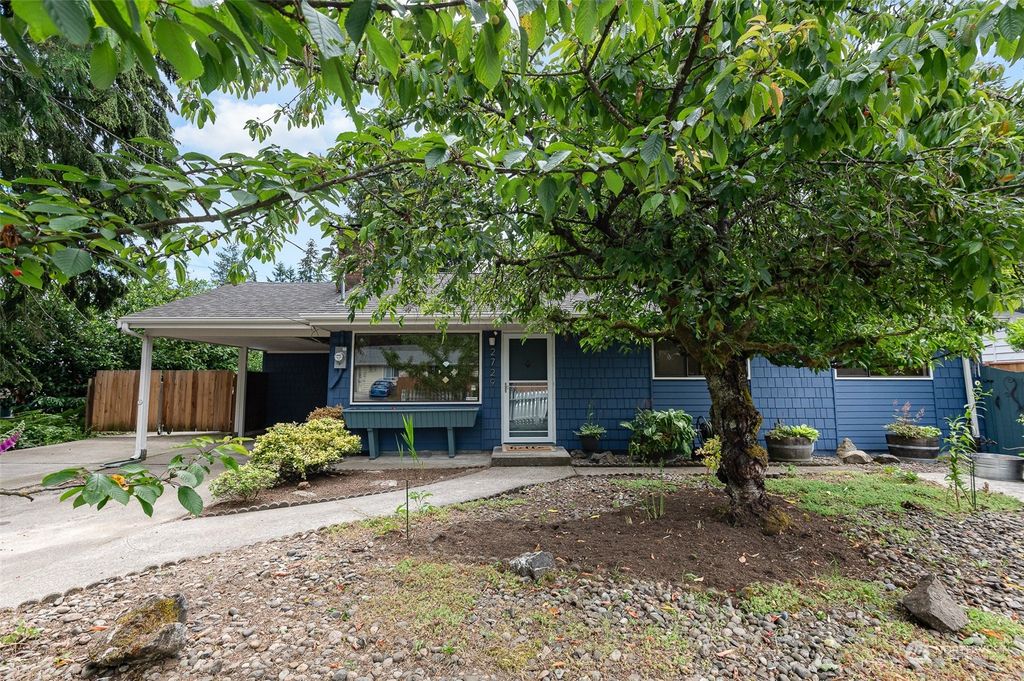 Photo of 2729 NE 205th Street, Shoreline, WA 98155 (MLS # 2256684)