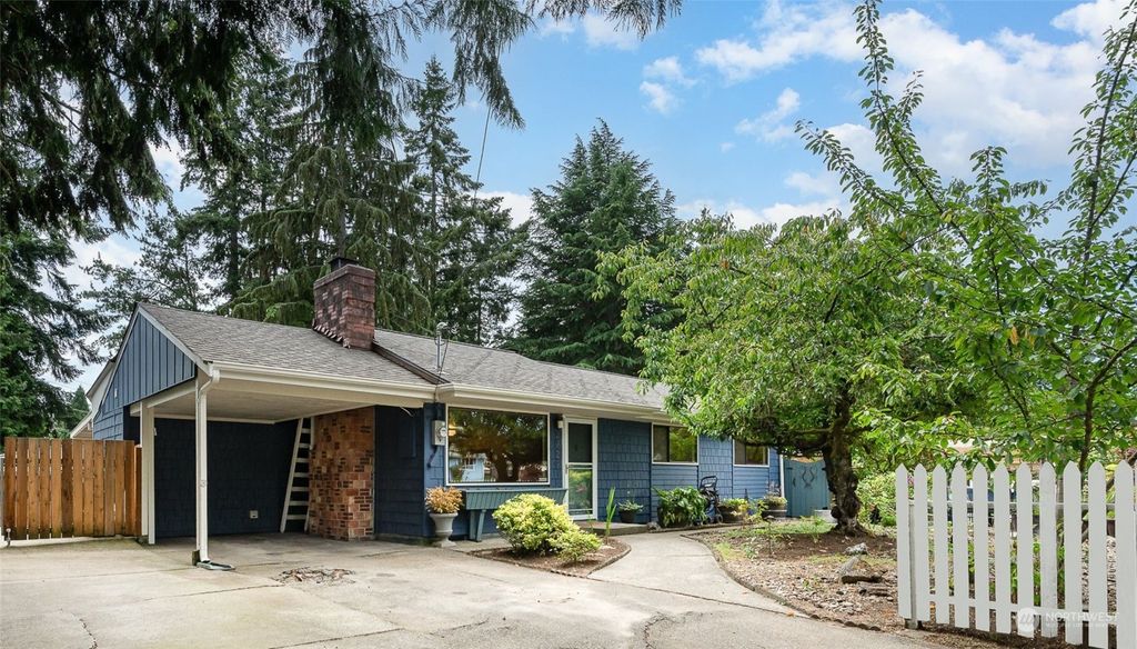 Photo of 2729 NE 205th Street, Shoreline, WA 98155 (MLS # 2256684)