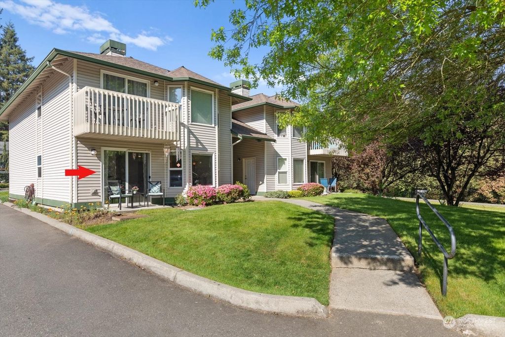 Photo of 301 9th Street #1, Snohomish, WA 98290 (MLS # 2069354)