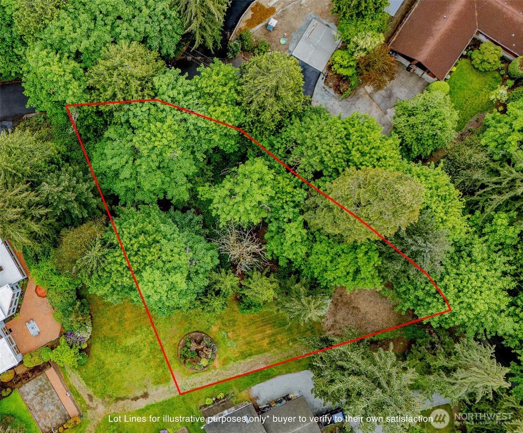 Photo of 0 xxx SW 174th Place, Normandy Park, WA 98166 (MLS # 2376647)