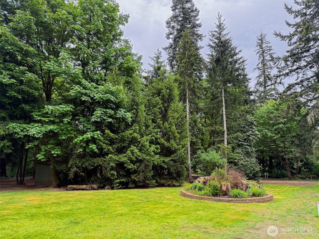 Photo of 0 xxx SW 174th Place, Normandy Park, WA 98166 (MLS # 2376647)