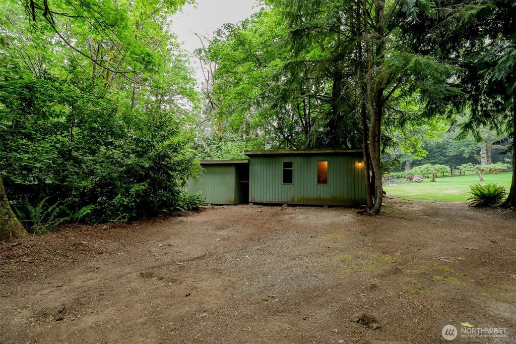 Photo of 0 xxx SW 174th Place, Normandy Park, WA 98166 (MLS # 2376647)