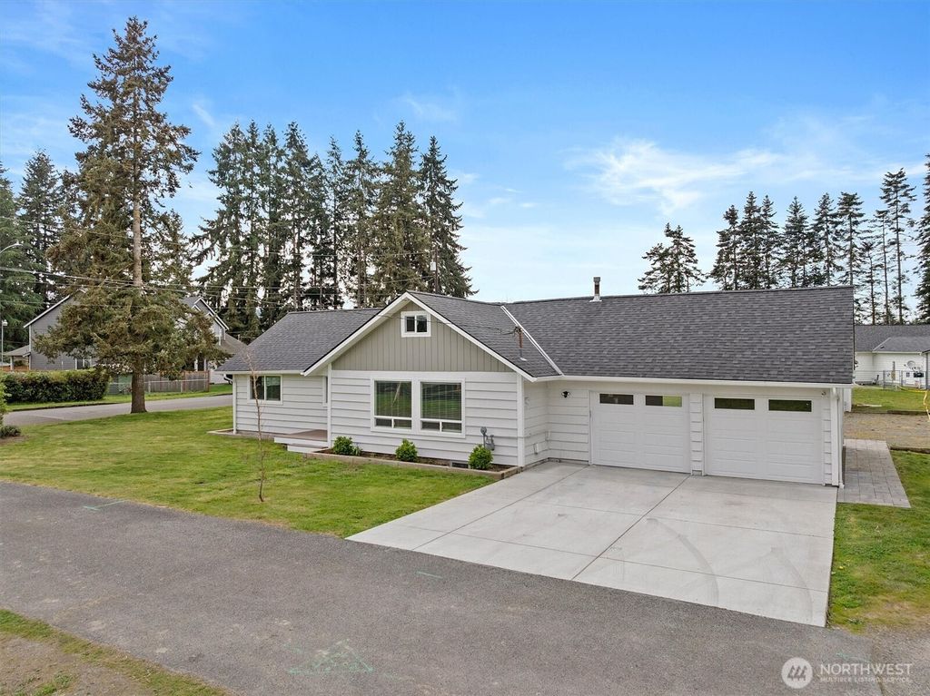 Photo of 502 19th Street NW, Puyallup, WA 98371 (MLS # 2506632)
