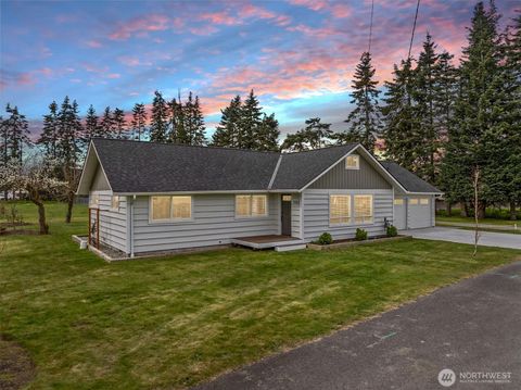 Photo of 502 19th Street NW, Puyallup, WA 98371 (MLS # 2506632)