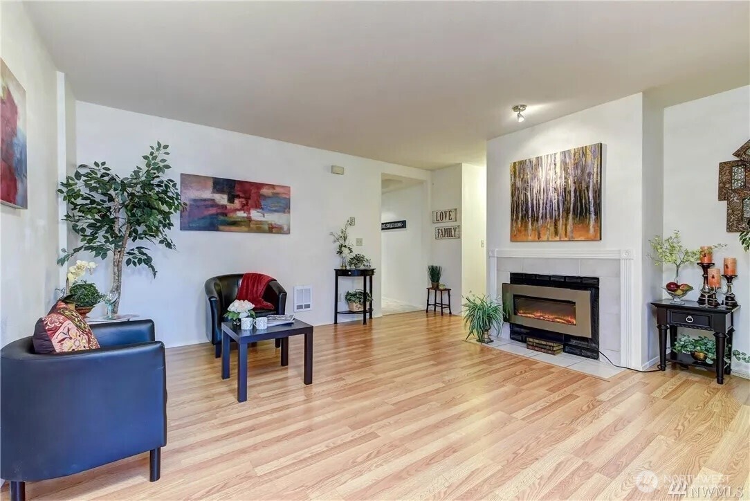 5300 Harbour Pointe Boulevard 304C