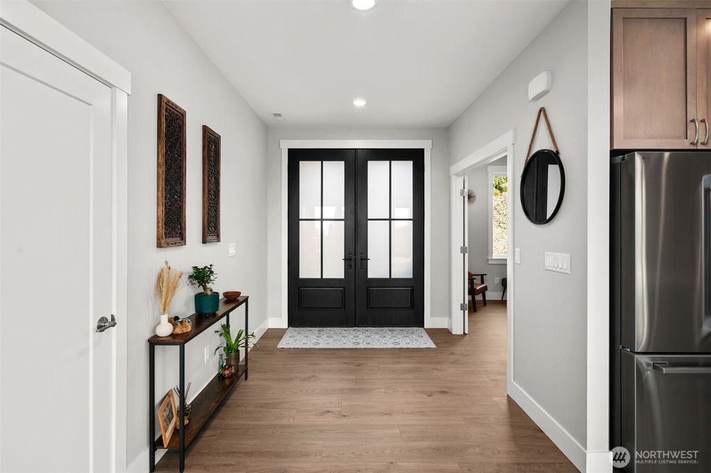 Photo of 838 Autumn Crest Drive, Wenatchee, WA 98801 (MLS # 2494127)