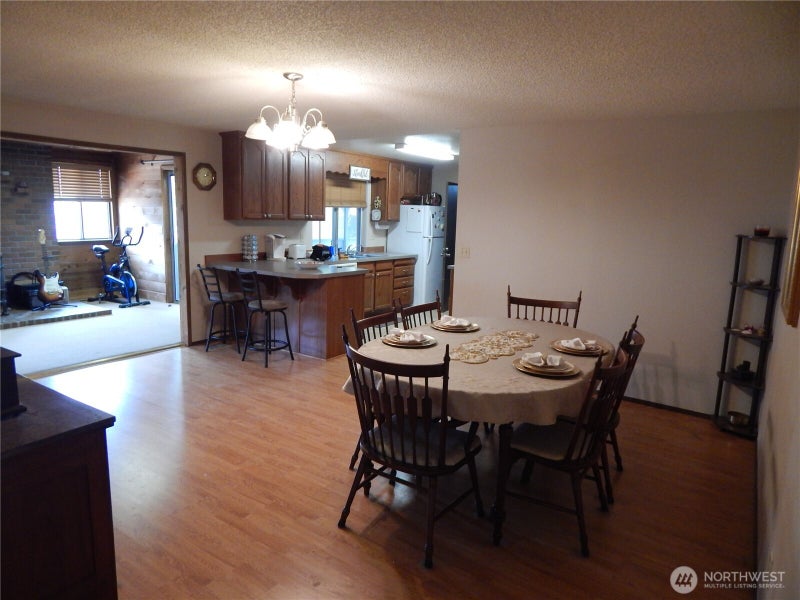522 Penguin Court SE