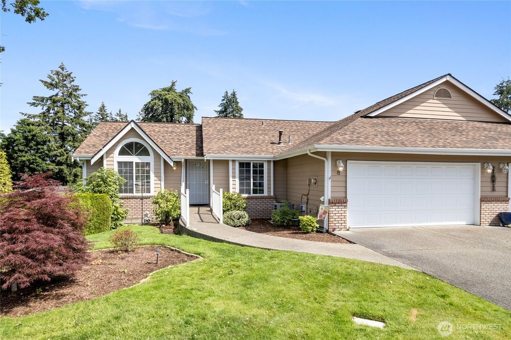 Photo of 8 Lakewood Oaks Drive SW, Lakewood, WA 98499 (MLS # 2543201)