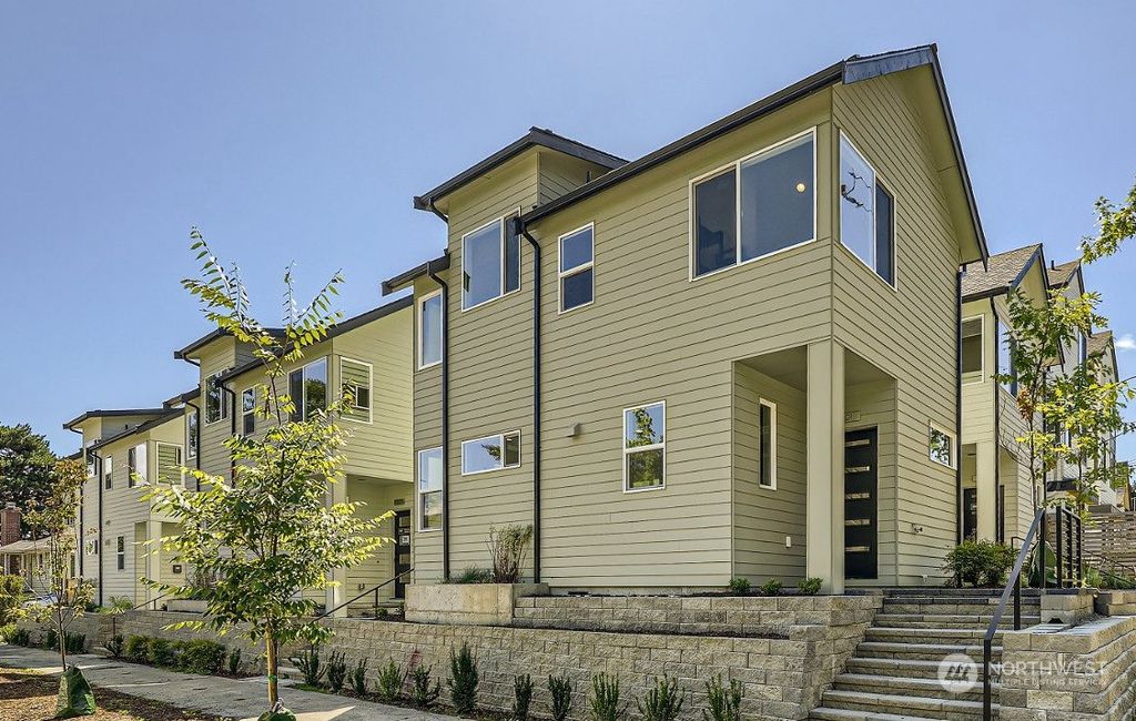 Photo of 1701 S Walker Street, Seattle, WA 98144 (MLS # 2162214)