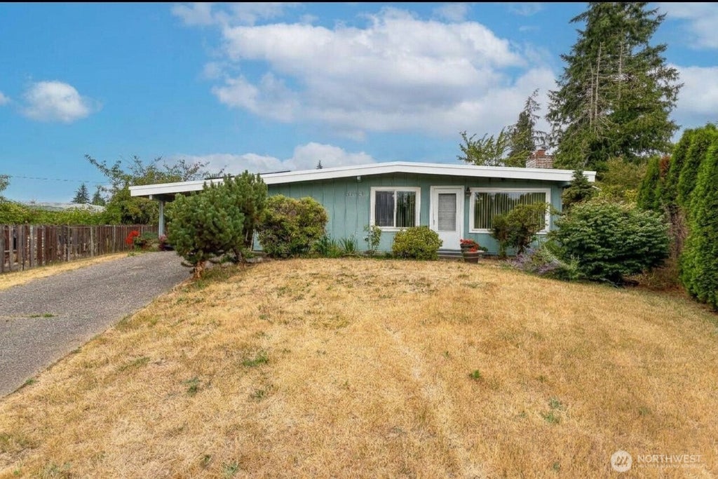 Photo of 31610 7th Place S, Federal Way, WA 98003 (MLS # 2577287)